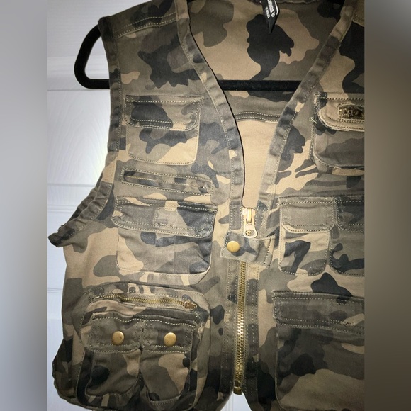 Camo Utility Vest/Jacket - Picture 4 of 4